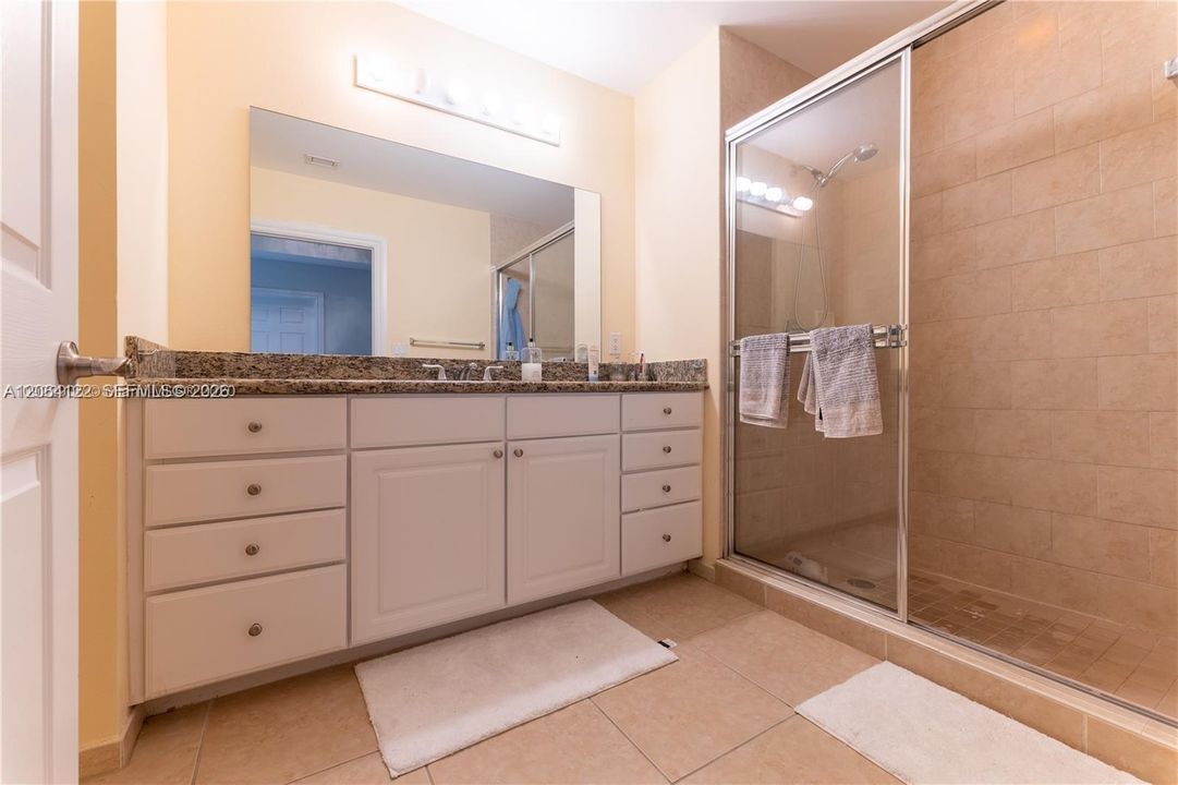 En Venta: $690,000 (2 camas, 2 baños, 1708 Pies cuadrados)