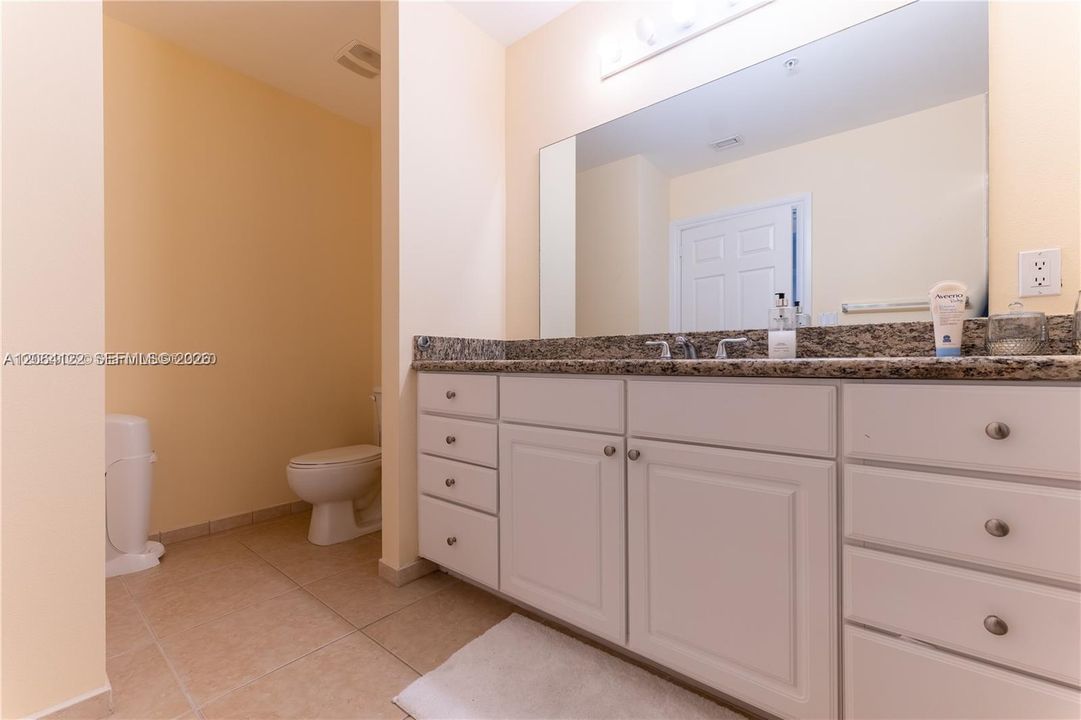 En Venta: $690,000 (2 camas, 2 baños, 1708 Pies cuadrados)