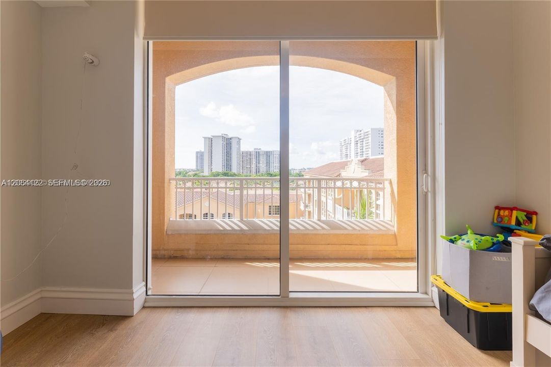 En Venta: $690,000 (2 camas, 2 baños, 1708 Pies cuadrados)