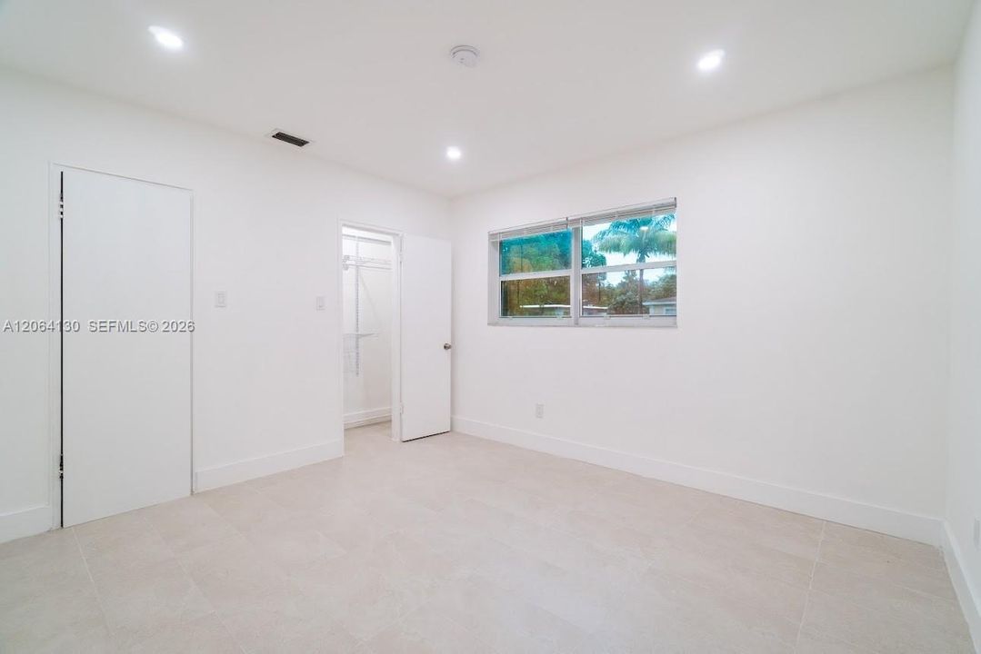 For Sale: $699,000 (3 beds, 3 baths, 2010 Square Feet)