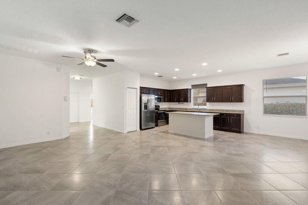 Living to Kitchen