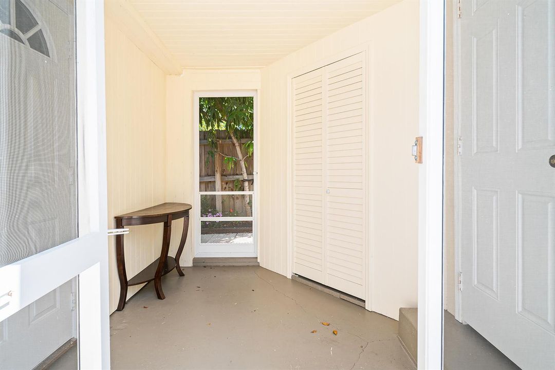 Guest Breezeway