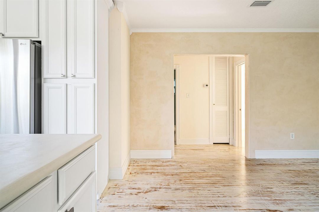 Kitchen & Dining