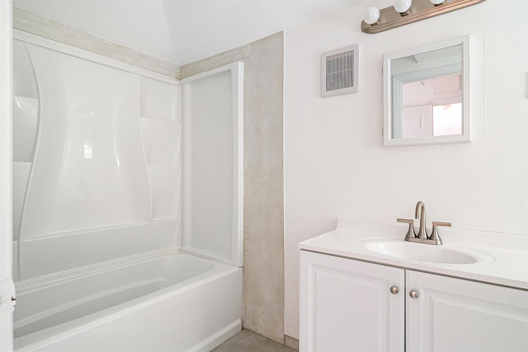 Guest Cottage Bath Detail