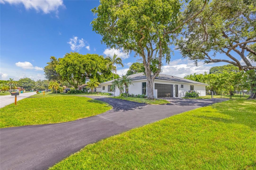 For Sale: $1,345,000 (4 beds, 3 baths, 2379 Square Feet)