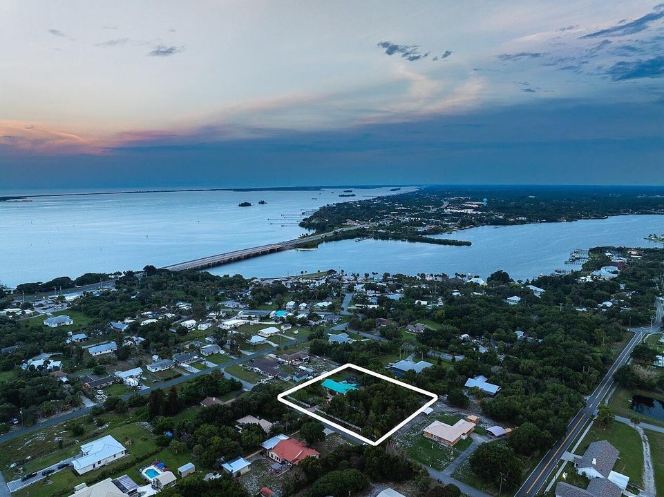 3955-Fooshe-Ave-Twilights-HigMedia-005-1