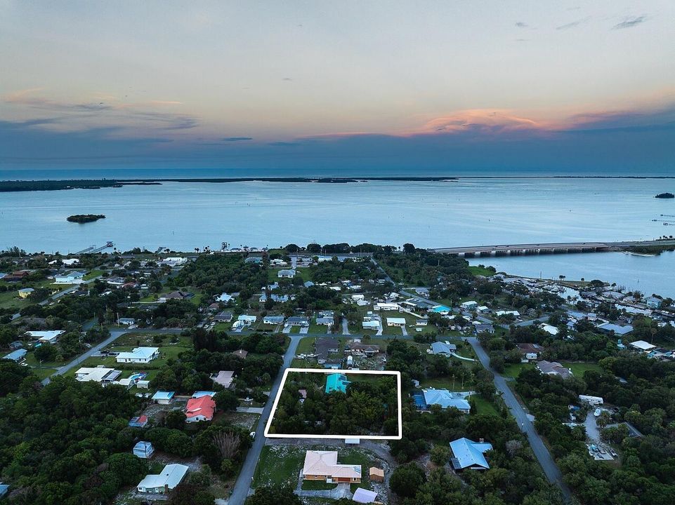 3955-Fooshe-Ave-Twilights-HigMedia-006-1