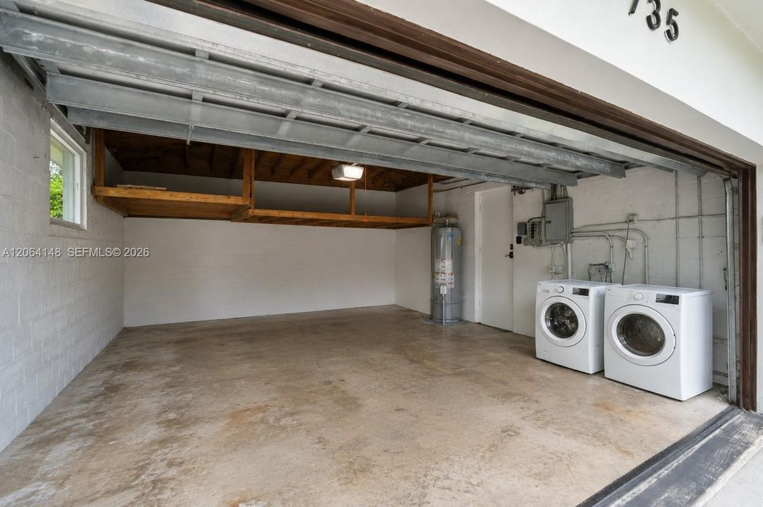 Activo con contrato: $14,500 (4 camas, 3 baños, 2686 Pies cuadrados)