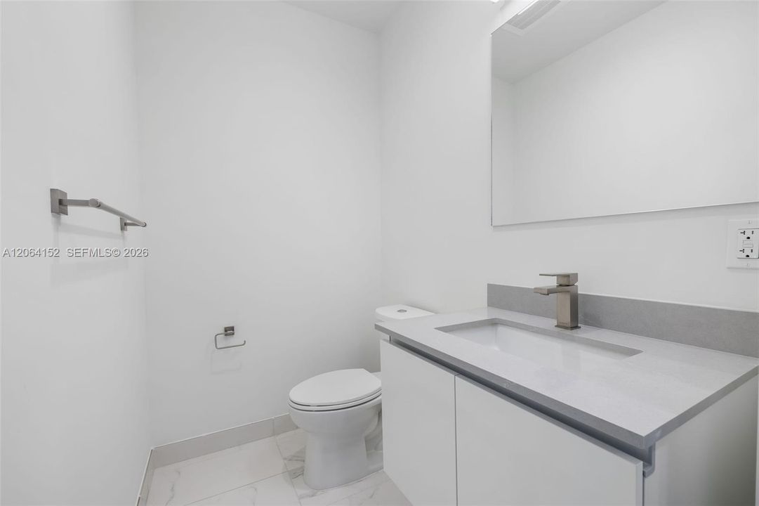 Недавно арендовано: $4,800 (2 спален, 2 ванн, 1413 Квадратных фут)