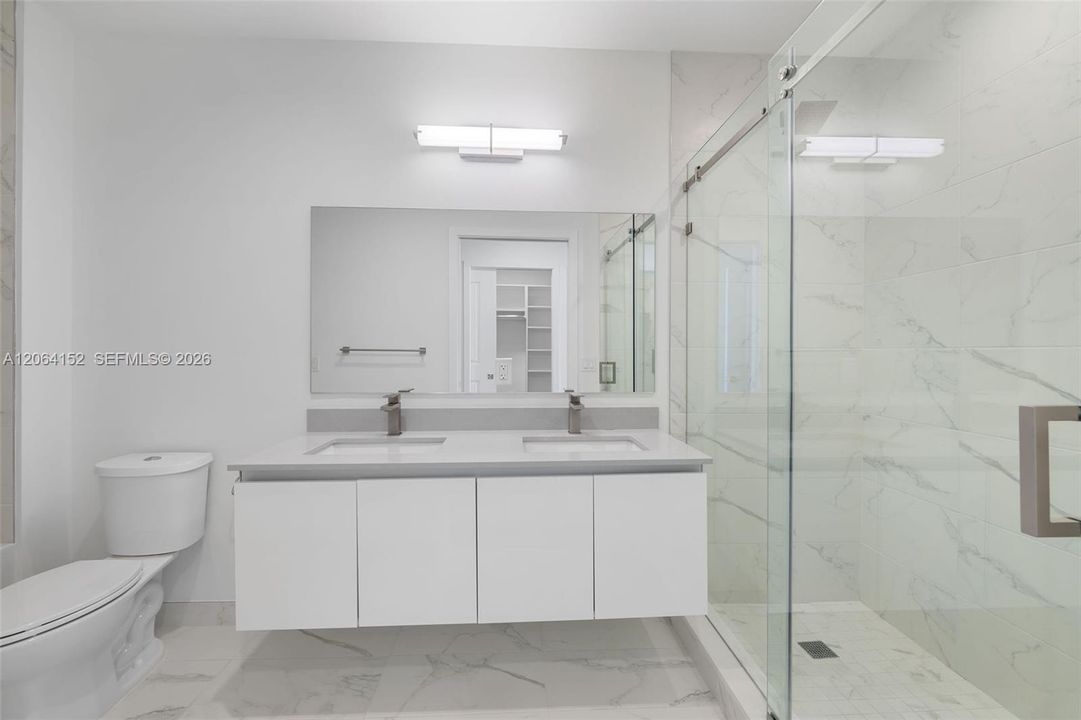 Недавно арендовано: $4,800 (2 спален, 2 ванн, 1413 Квадратных фут)