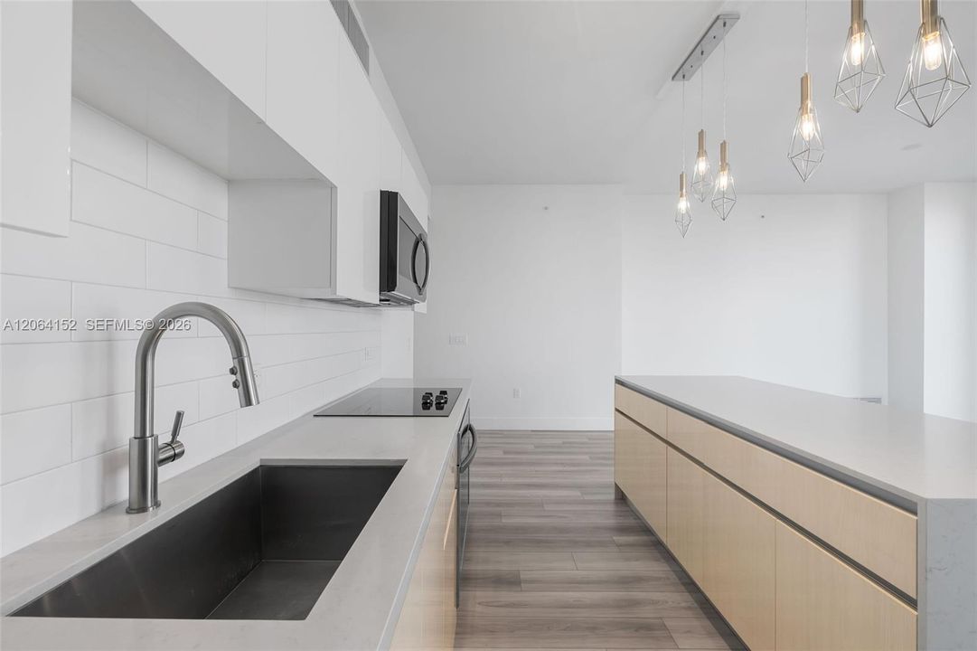 Недавно арендовано: $4,800 (2 спален, 2 ванн, 1413 Квадратных фут)