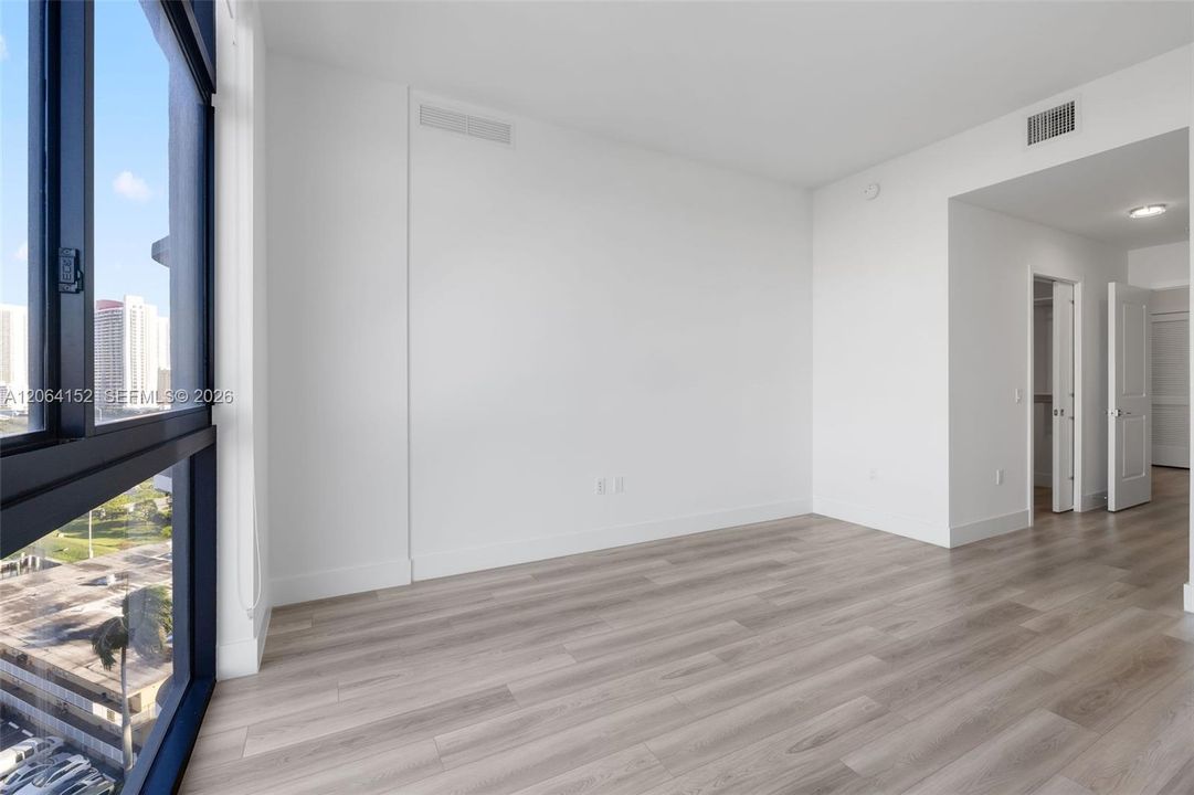 Недавно арендовано: $4,800 (2 спален, 2 ванн, 1413 Квадратных фут)