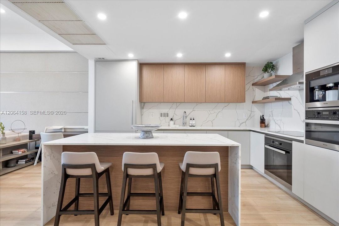 For Rent: $9,500 (1 beds, 1 baths, 960 Square Feet)