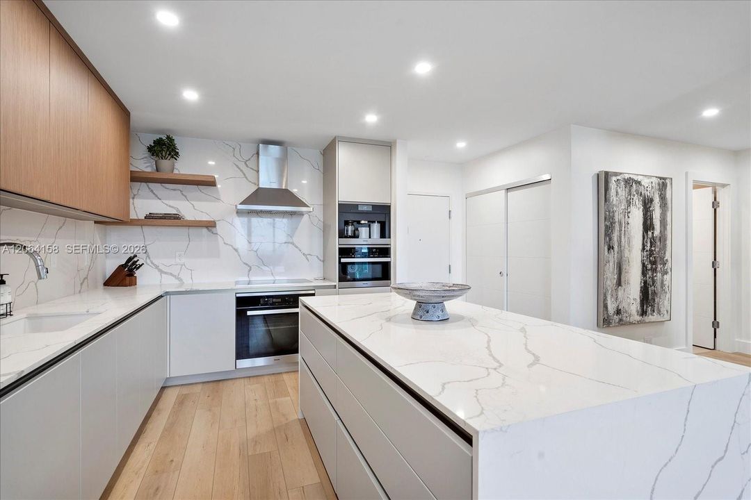For Rent: $9,500 (1 beds, 1 baths, 960 Square Feet)