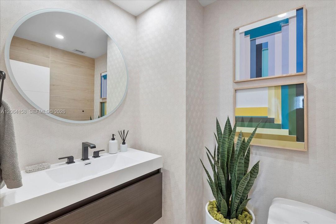 For Rent: $9,500 (1 beds, 1 baths, 960 Square Feet)