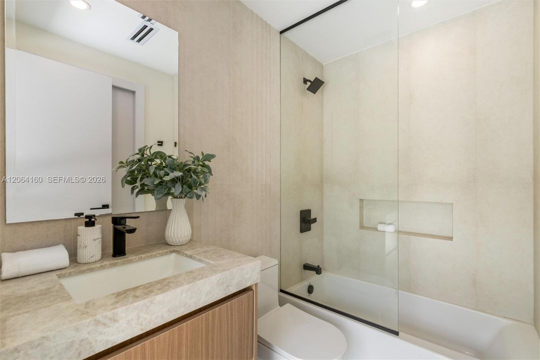 Active With Contract: $1,895,000 (3 beds, 3 baths, 1555 Square Feet)