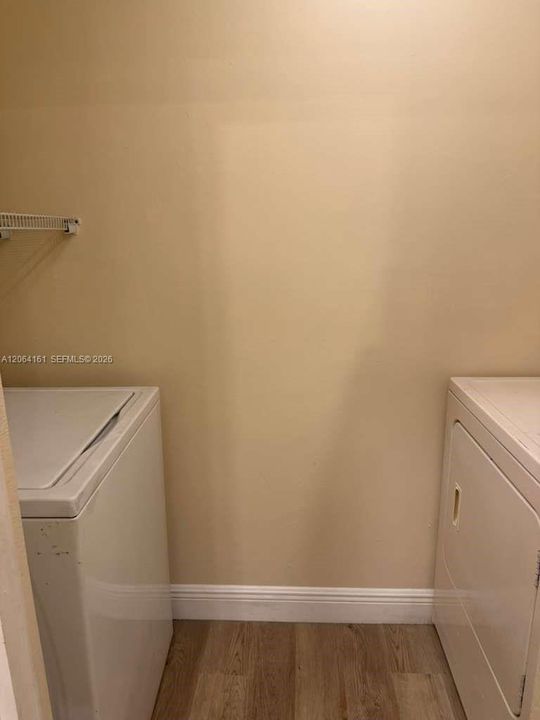 For Rent: $1,850 (2 beds, 1 baths, 903 Square Feet)
