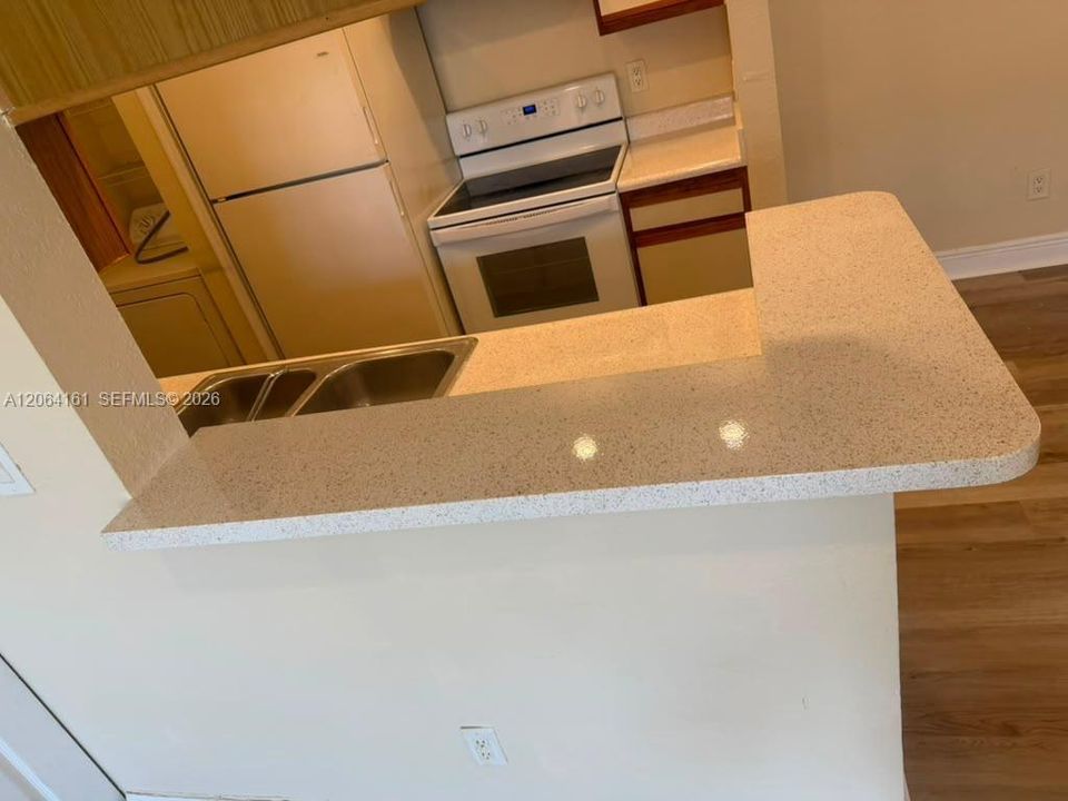 For Rent: $1,850 (2 beds, 1 baths, 903 Square Feet)