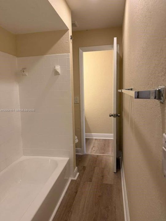 For Rent: $1,850 (2 beds, 1 baths, 903 Square Feet)