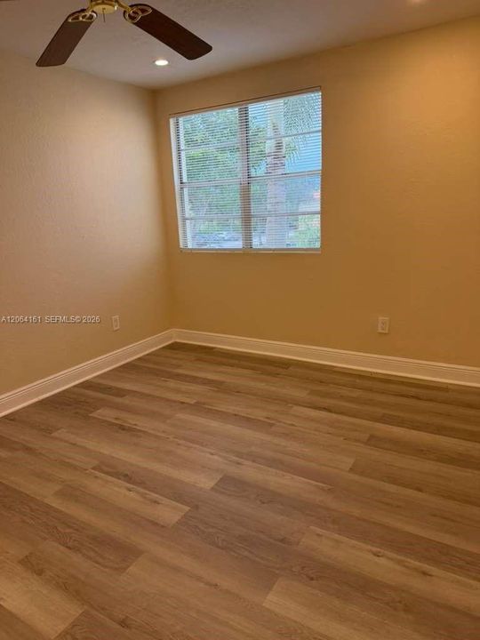 For Rent: $1,850 (2 beds, 1 baths, 903 Square Feet)