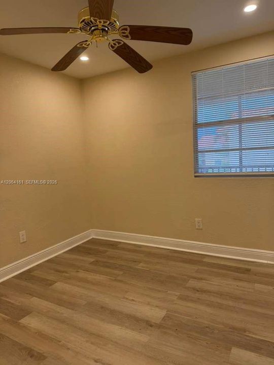 For Rent: $1,850 (2 beds, 1 baths, 903 Square Feet)