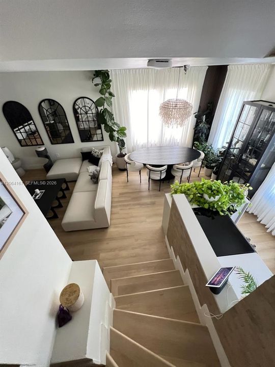Recently Rented: $4,000 (2 beds, 1 baths, 935 Square Feet)