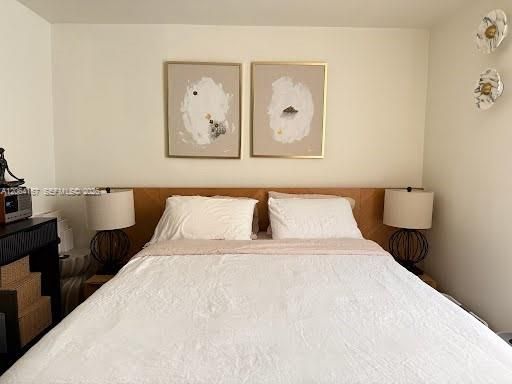 Recently Rented: $4,000 (2 beds, 1 baths, 935 Square Feet)