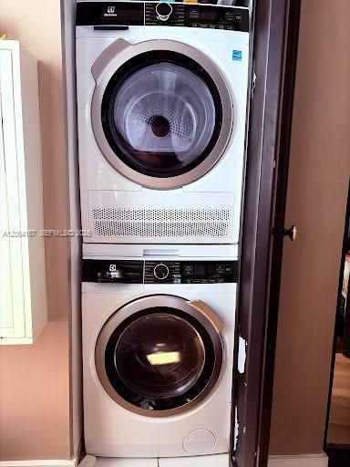 Recently Rented: $4,000 (2 beds, 1 baths, 935 Square Feet)