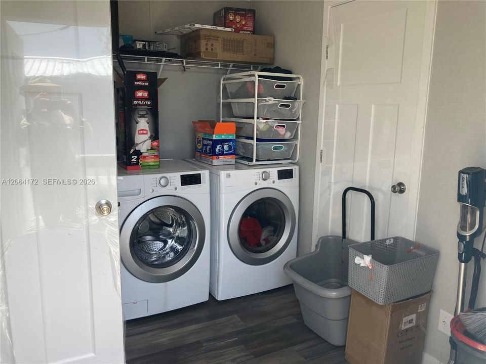 For Sale: $279,000 (3 beds, 2 baths, 1800 Square Feet)
