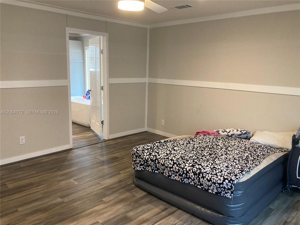 For Sale: $279,000 (3 beds, 2 baths, 1800 Square Feet)