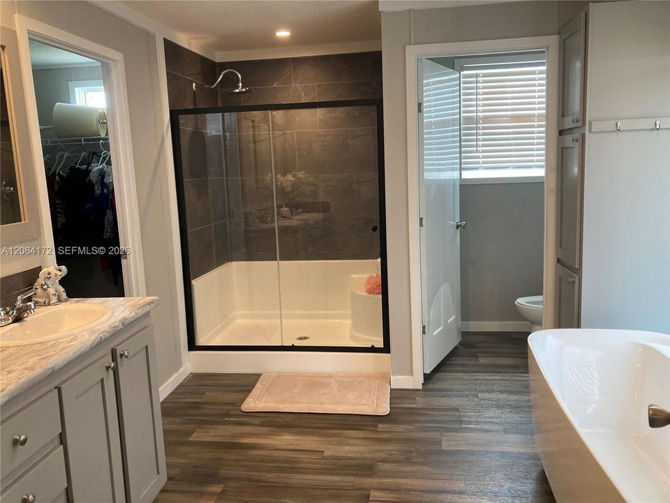 For Sale: $279,000 (3 beds, 2 baths, 1800 Square Feet)