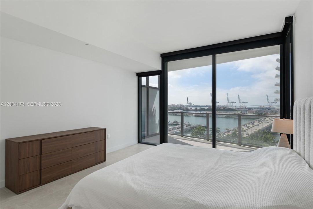 For Sale: $1,575,000 (1 beds, 1 baths, 1000 Square Feet)