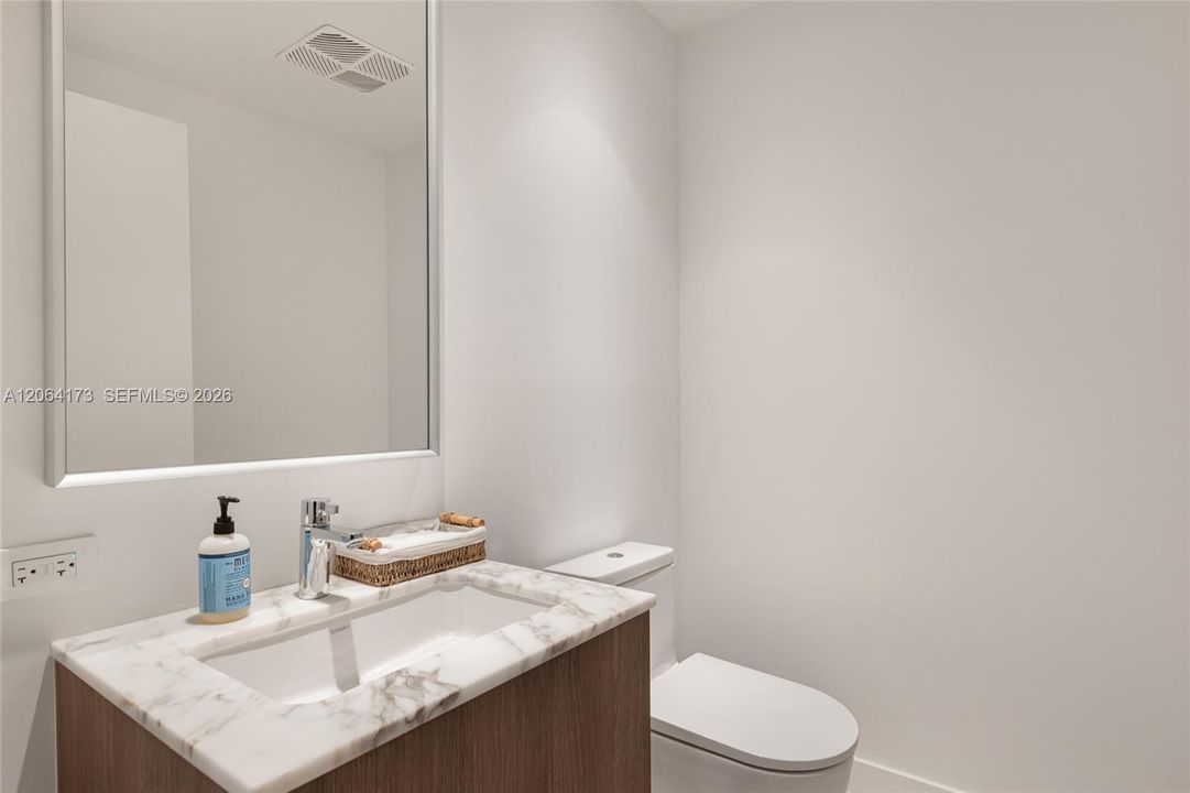 For Sale: $1,575,000 (1 beds, 1 baths, 1000 Square Feet)