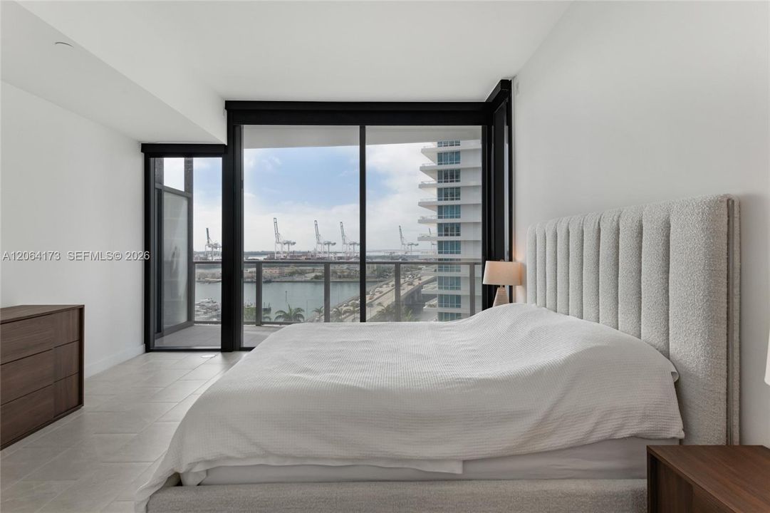 For Sale: $1,575,000 (1 beds, 1 baths, 1000 Square Feet)