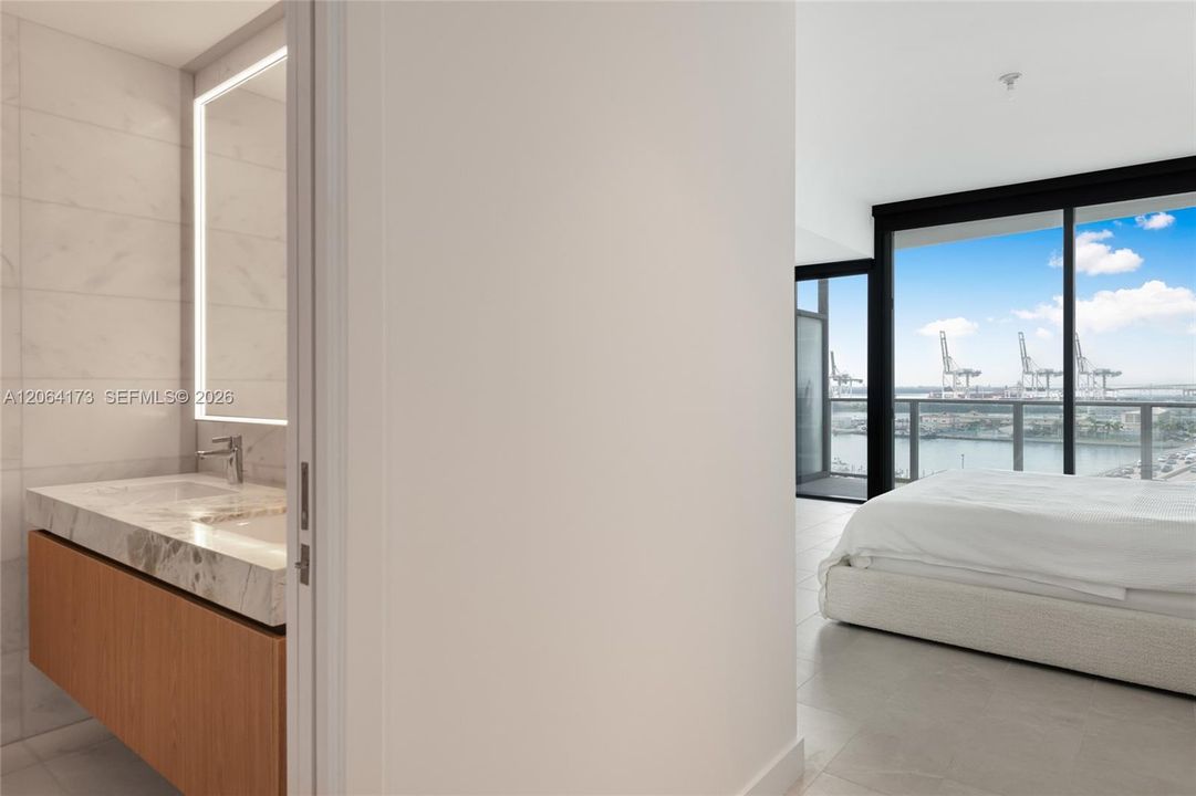 For Sale: $1,575,000 (1 beds, 1 baths, 1000 Square Feet)