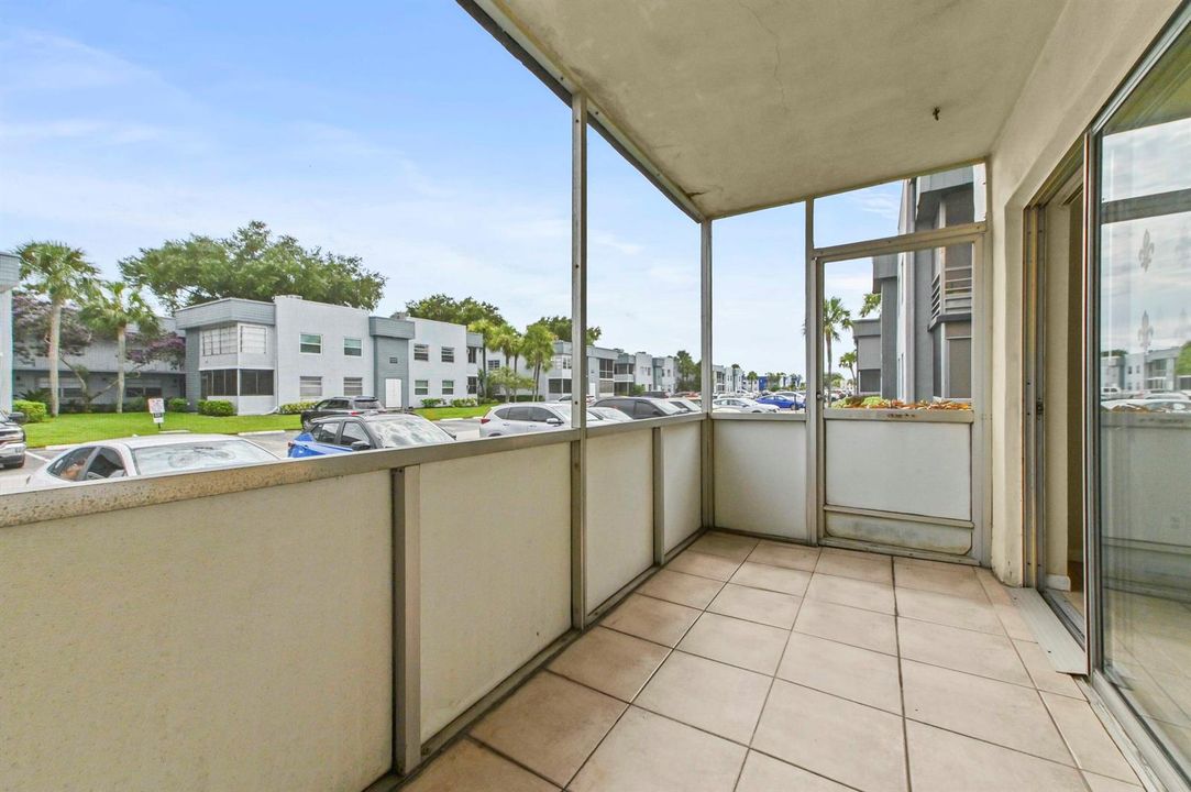 18 Patio 03