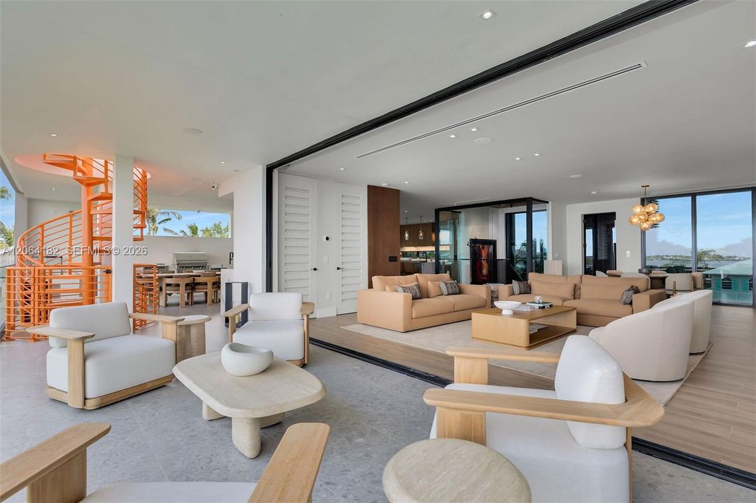 For Sale: $8,550,000 (6 beds, 5 baths, 4404 Square Feet)