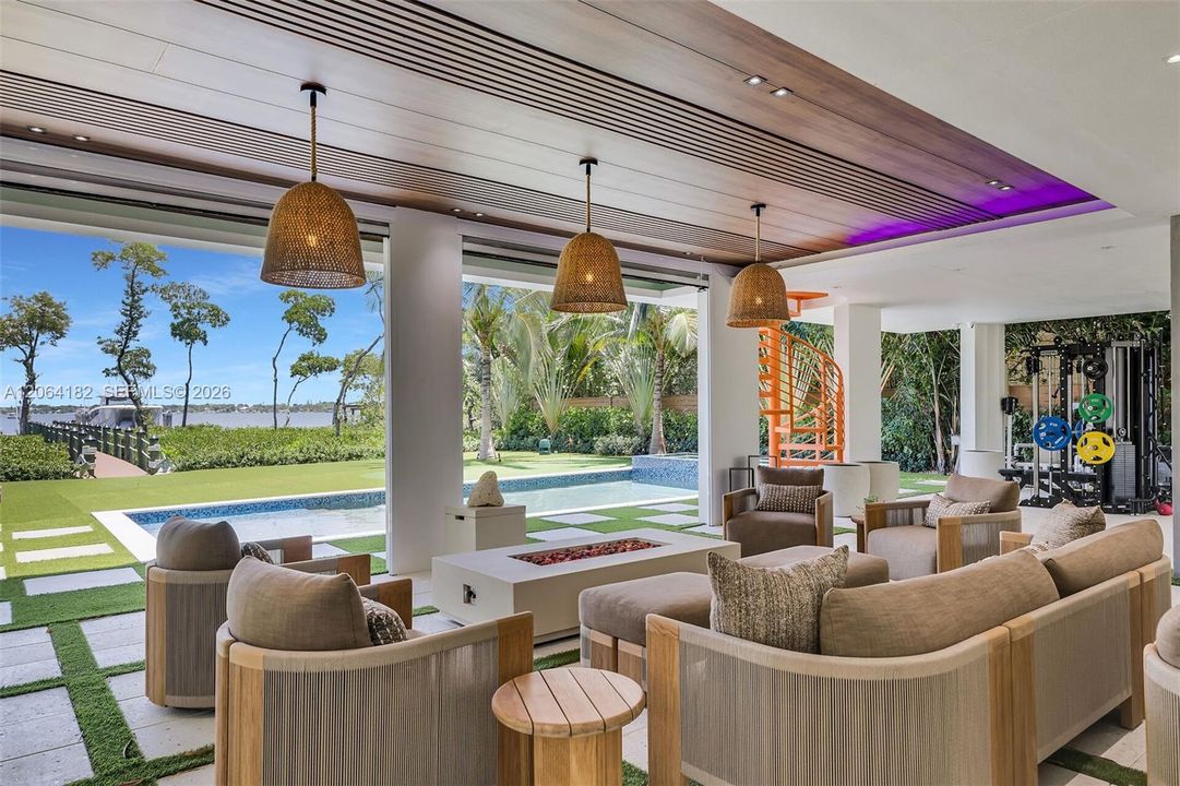For Sale: $8,550,000 (6 beds, 5 baths, 4404 Square Feet)