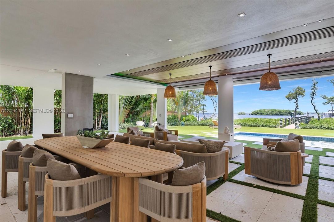 For Sale: $8,550,000 (6 beds, 5 baths, 4404 Square Feet)