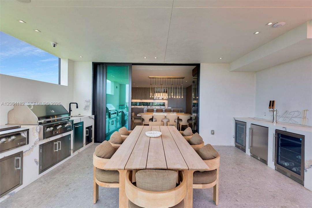 For Sale: $8,550,000 (6 beds, 5 baths, 4404 Square Feet)