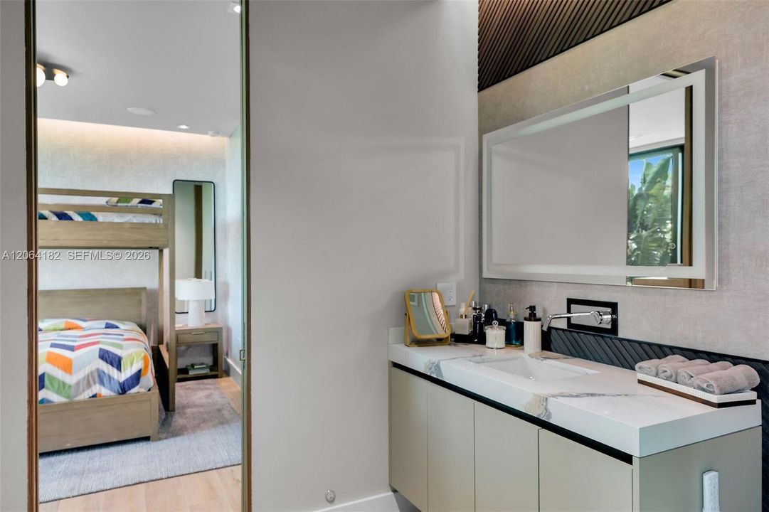 For Sale: $8,550,000 (6 beds, 5 baths, 4404 Square Feet)