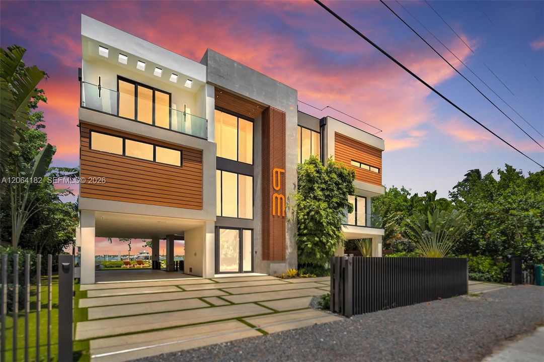 For Sale: $8,550,000 (6 beds, 5 baths, 4404 Square Feet)