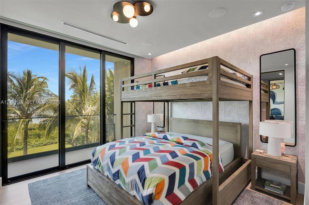 For Sale: $8,550,000 (6 beds, 5 baths, 4404 Square Feet)