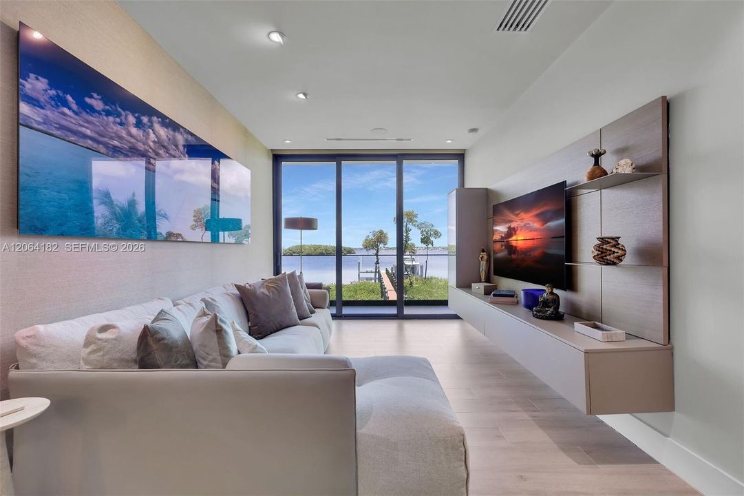 For Sale: $8,550,000 (6 beds, 5 baths, 4404 Square Feet)