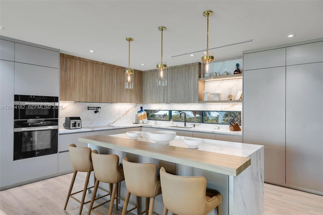 For Sale: $8,550,000 (6 beds, 5 baths, 4404 Square Feet)