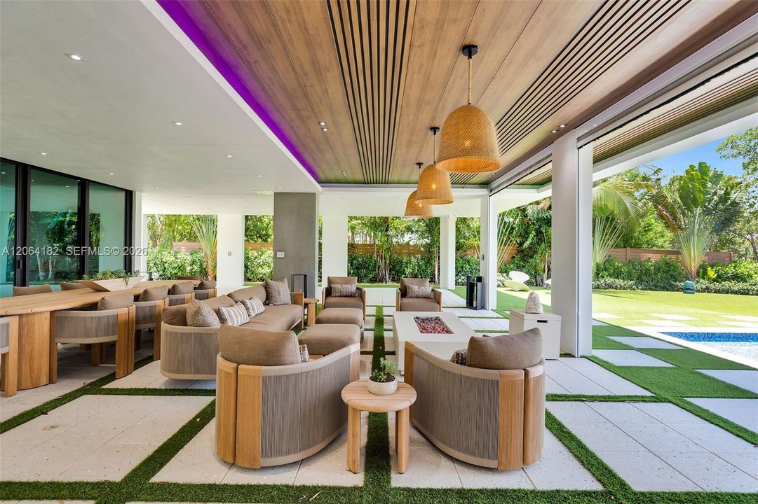 For Sale: $8,550,000 (6 beds, 5 baths, 4404 Square Feet)
