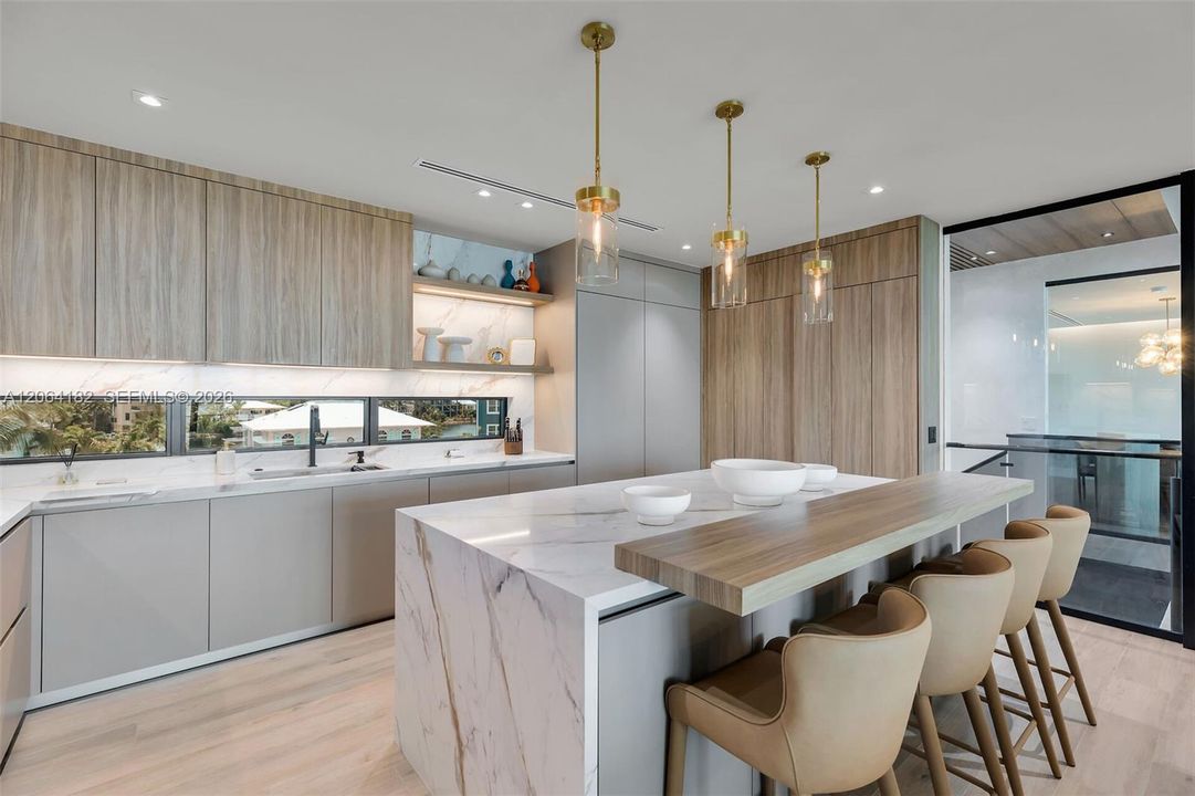 For Sale: $8,550,000 (6 beds, 5 baths, 4404 Square Feet)