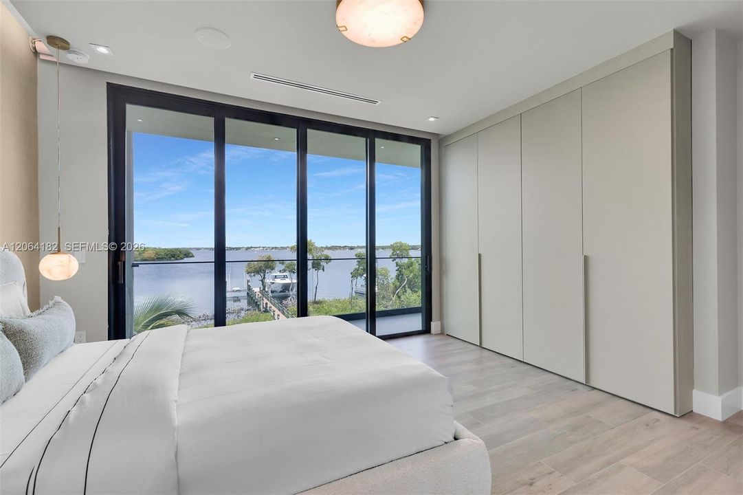 For Sale: $8,550,000 (6 beds, 5 baths, 4404 Square Feet)
