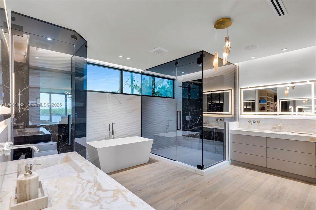 For Sale: $8,550,000 (6 beds, 5 baths, 4404 Square Feet)
