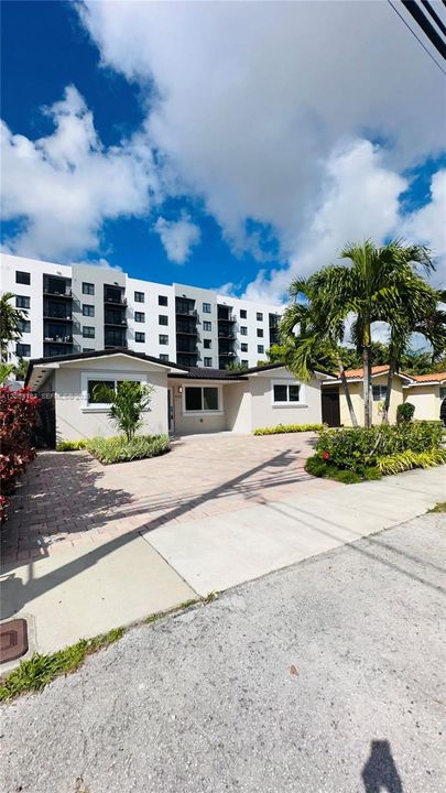 For Rent: $5,200 (4 beds, 2 baths, 2300 Square Feet)
